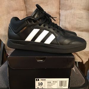 Tyshawn Mid Shoes sz 10 like new